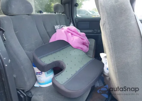 2004 Chevrolet Silverado 1500 Ls из США, поврежденный, VIN 2GCEC19T641237814